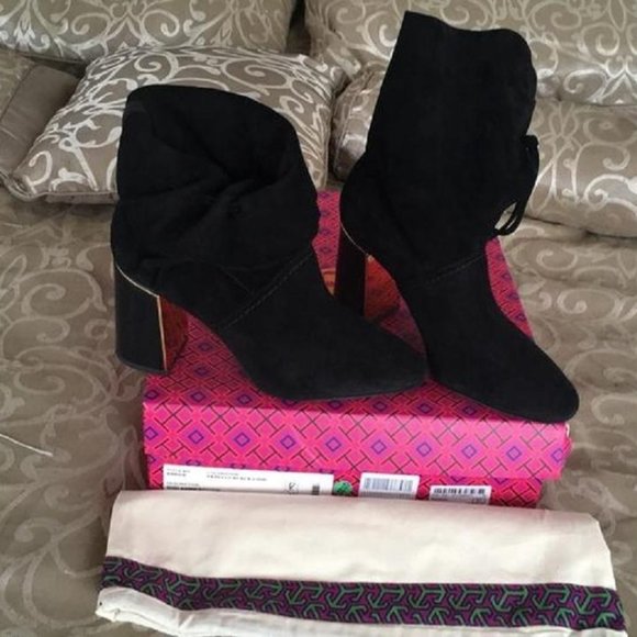 NWT Tory Burch®  Suede metal logo block heel bootie with tassel - Picture 10 of 11
